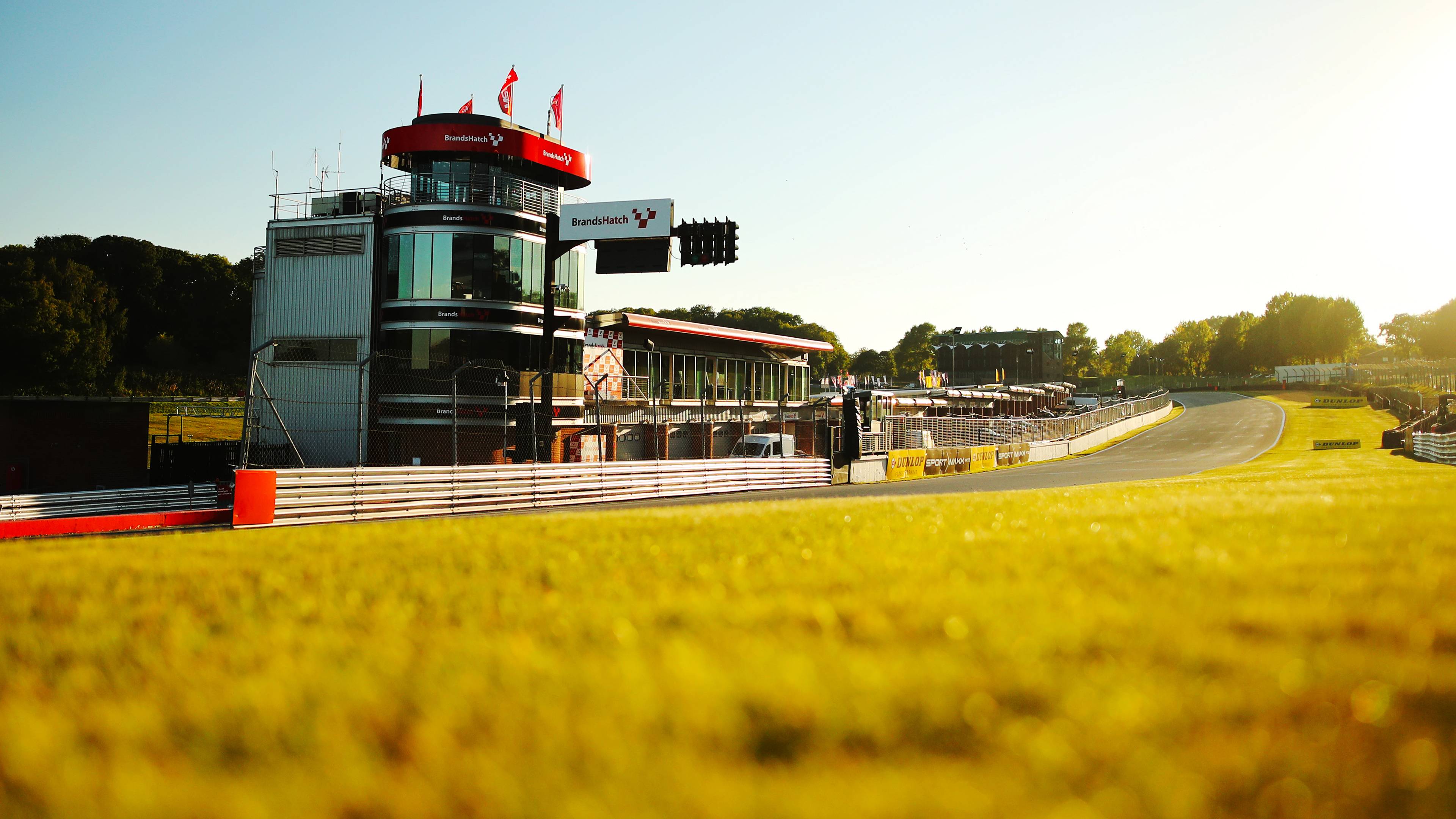 Brands Hatch Race Highlights Thumbnail